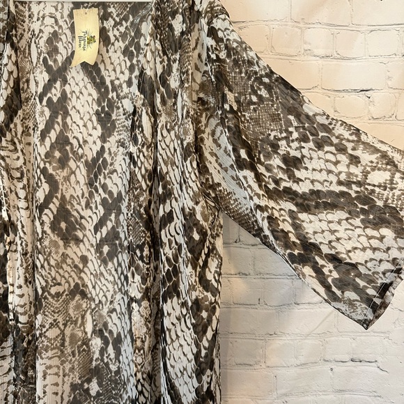 Turquoise Haven kimono - Picture 4 of 7